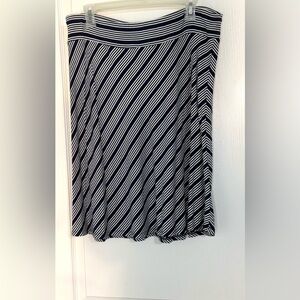 Westport 1962 stretchy striped navy blue and White Women's Skirt size large